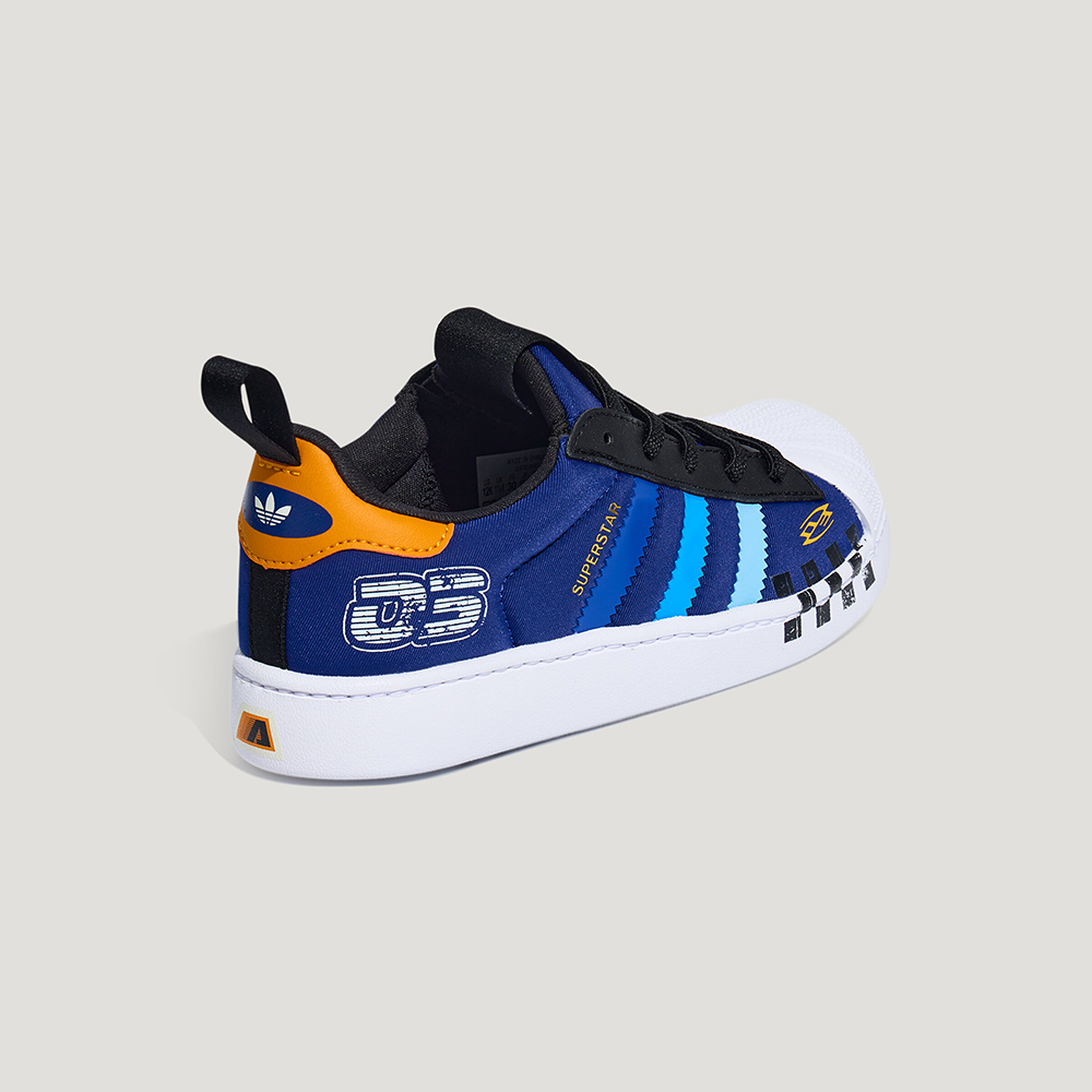 Sepatu Olahraga dan Santai Ana - Adidas Shoes Superstar ulasan dan harga